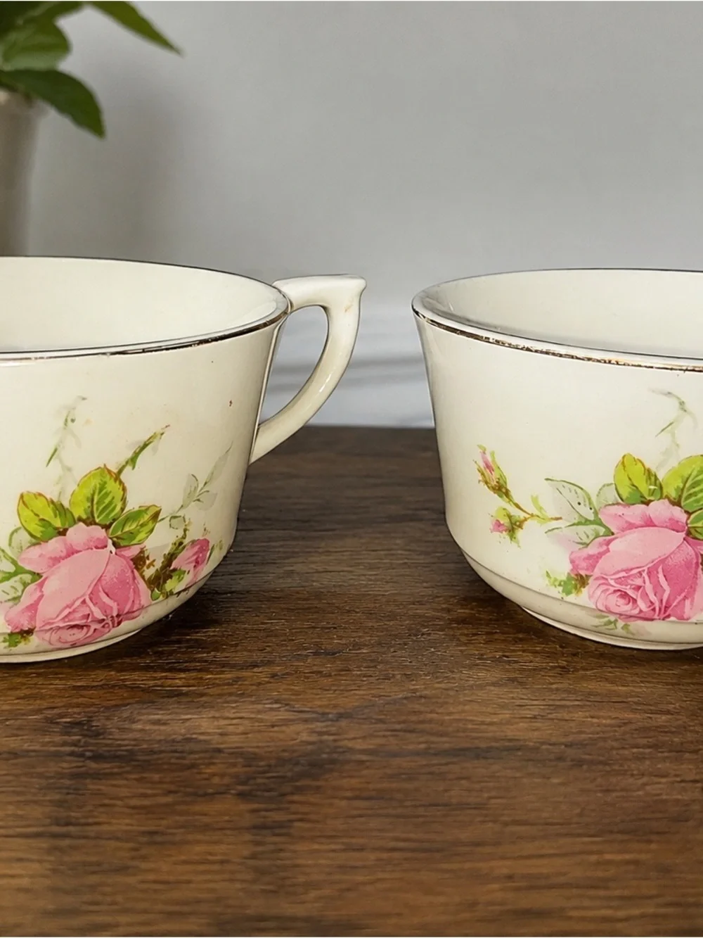 Vintage Pink Rose Tea Cups & Saucers 5 Piece Set Gold Trim Unmarked